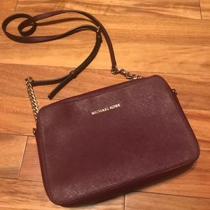 MUST GO! MICHAEL KORS JET SET CROSSBODY